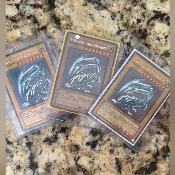 Other - Blue-Eyes White Dragon Trading Card Set